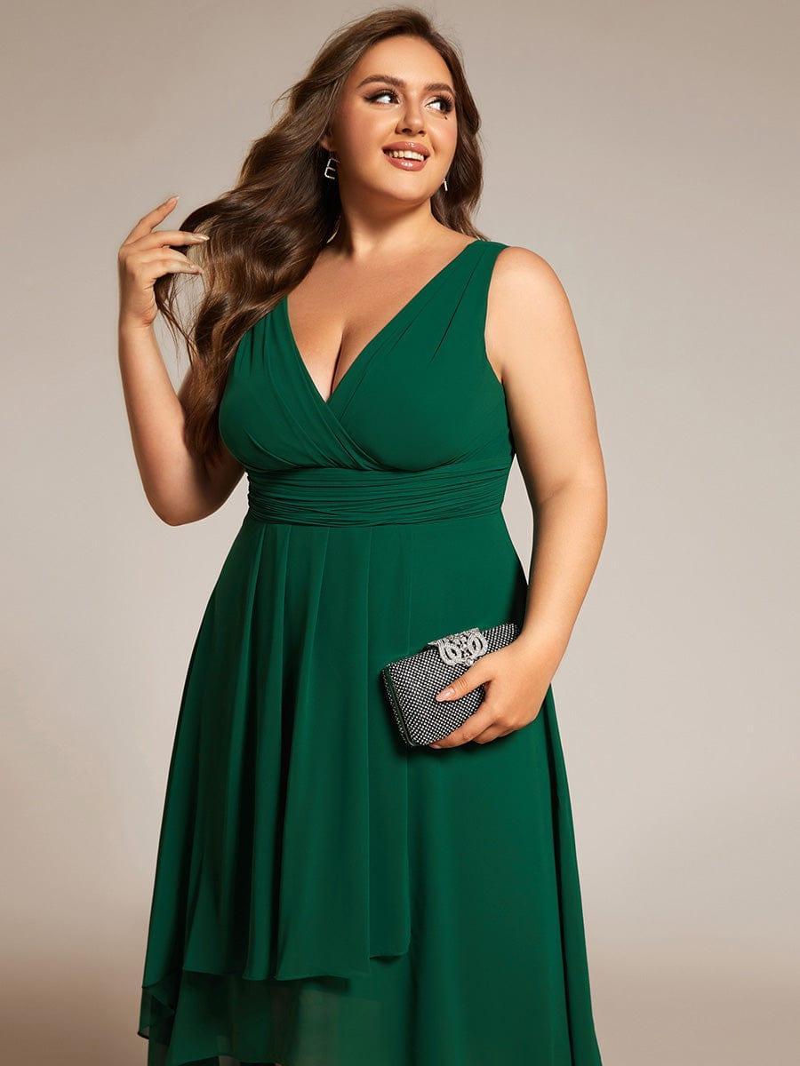 pretty AUGUST|Plus Size Pleated Sleeveless V-Neck Midi Chiffon Wedding Guest Dress